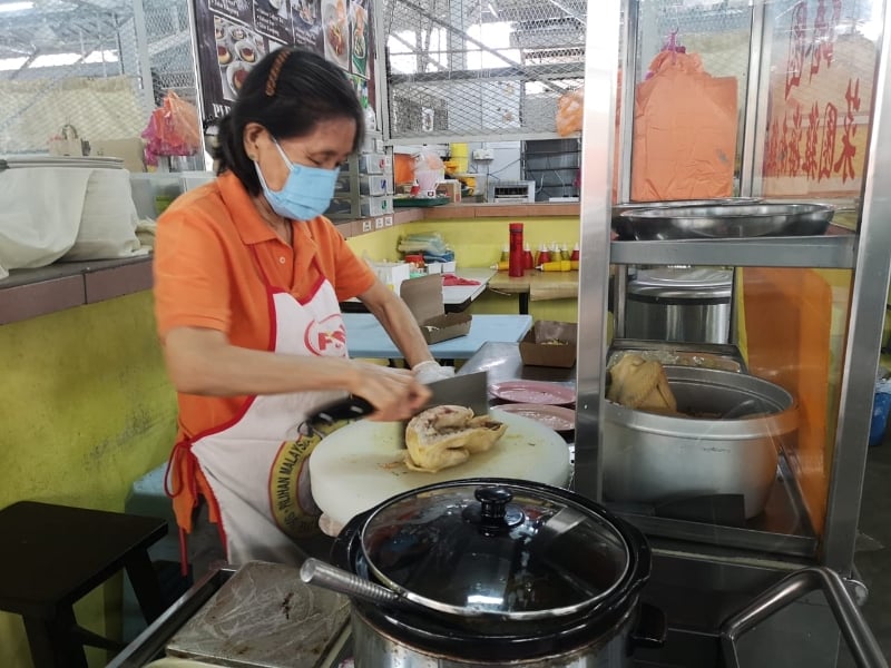 海南鸡饭选用上等新阳香米和菜园鸡,深受许多顾客喜爱,不少顾客透过外卖平台外送。