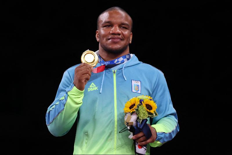 乌克兰的贝勒纽克称霸男子古典摔跤87公斤级获得金牌。（图：法新社）