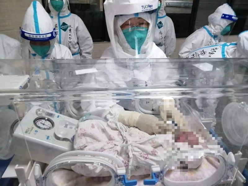三名新生婴儿顺利生产，医护人员都松了一口气。（网络照片）