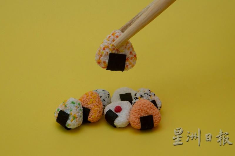 陈祖儿的手艺,精巧到饭团上的米粒都呈现得清清楚楚。