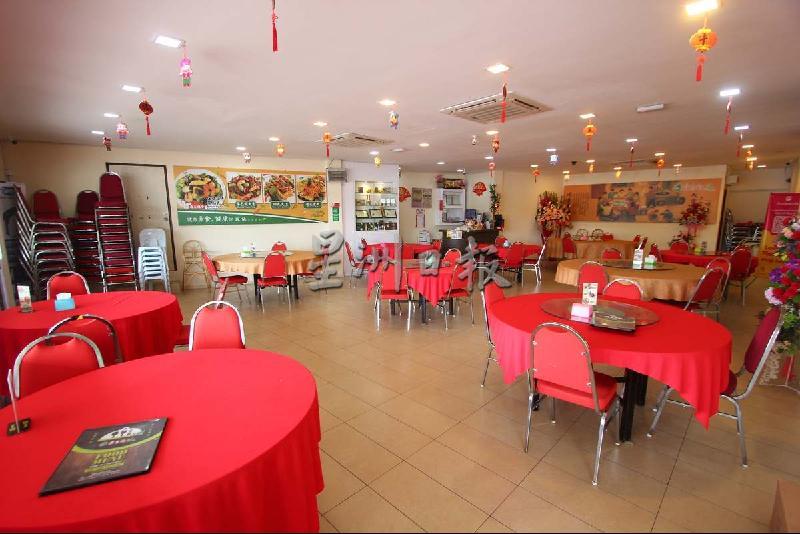 
素食馆内拥有宽敞的空间，让食客吃得舒适。