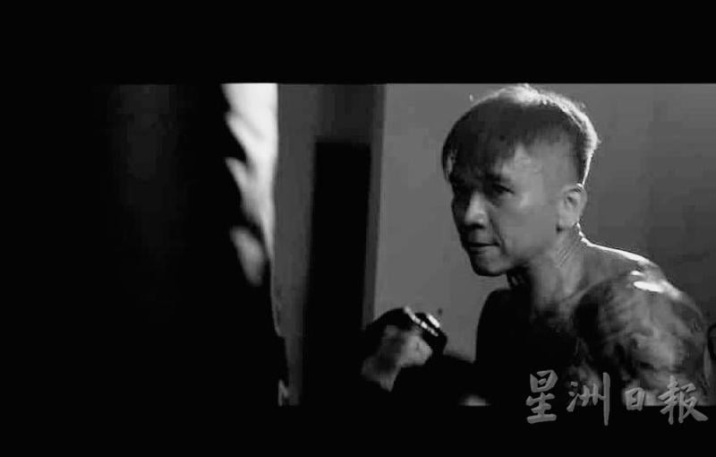 林庆结约10年前首次接触泰拳,当时抱着好奇心态,向泰国泰拳师傅“偷师”,再慢慢摸索,走上泰拳教练及开设泰拳馆之路。 林庆结约10年前首次接触泰拳,当时抱着好奇心态,向泰国泰拳师傅“偷师”,再慢慢摸索,走上泰拳教练及开设泰拳馆之路。
