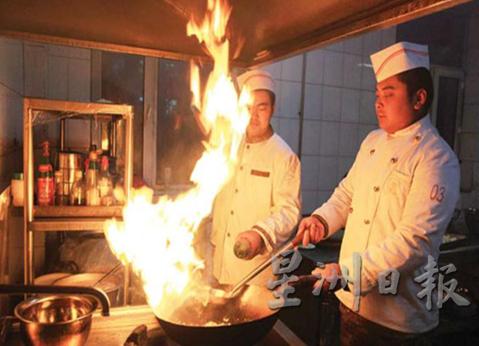 VIP打卡赞餐饮连锁店为成就独一无二的饮食文化，特别举办一场别开生面的厨师招募活动，招贤纳士。