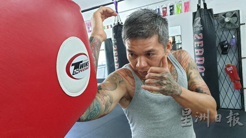 Feroce Boxing & Muay Thai泰拳馆教练林庆结说,打泰拳不一定要上擂台,可以当做体能训练运动。 Feroce Boxing & Muay Thai泰拳馆教练林庆结说,打泰拳不一定要上擂台,可以当做体能训练运动。