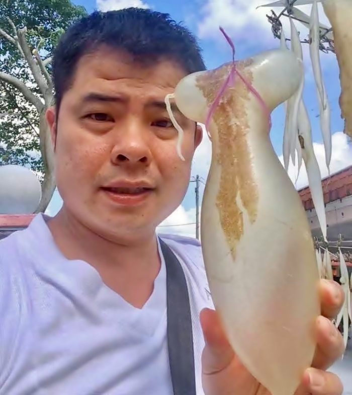 许咏强说,体积大的“蜘蛛山鱼鳔”外形令人“羞羞”,但价格不菲。