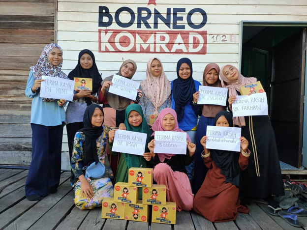 BUNGA Pads在Borneo Komrad讲课，并捐赠布卫生棉给学员。