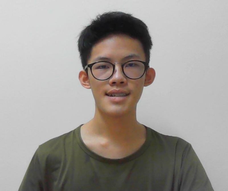 庄鹤颂（18岁, 电脑科学系学生）：我很幸运，因为我的父母能够为我提供许多教育机会，因此，当我有能力帮助他人时，我想尽我所能，提供帮助。