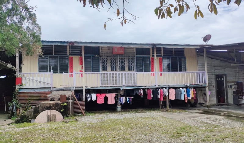 黄国文的住宅以高脚屋的模式筑建,以避开水患。 黄国文的住宅以高脚屋的模式筑建,以避开水患。